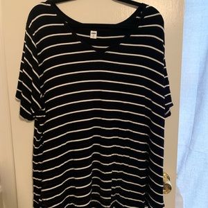 Old Navy Black and White Striped Tee - 2X
